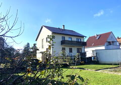 Ansicht Rückseite mit Terrasse